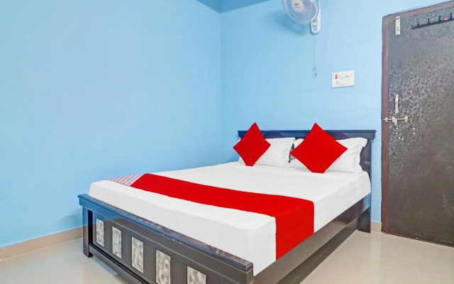 OYO Flagship 80554 Hanuma Residencies