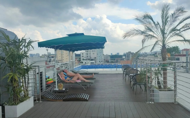 Luxe Paradise Premium Hotel