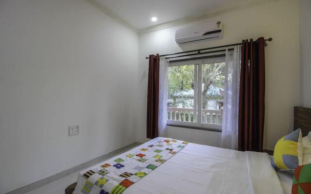 OYO 10972 Home Poolside 2BHK Siolim