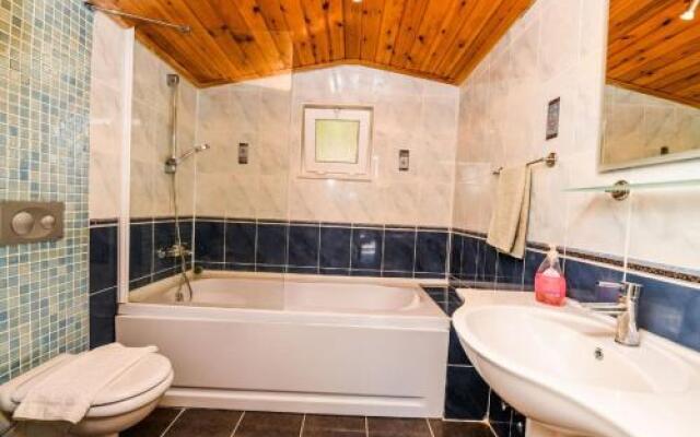 Lakestone Villa