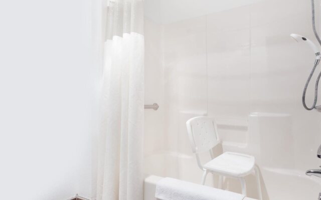 Days Inn by Wyndham Portland Central