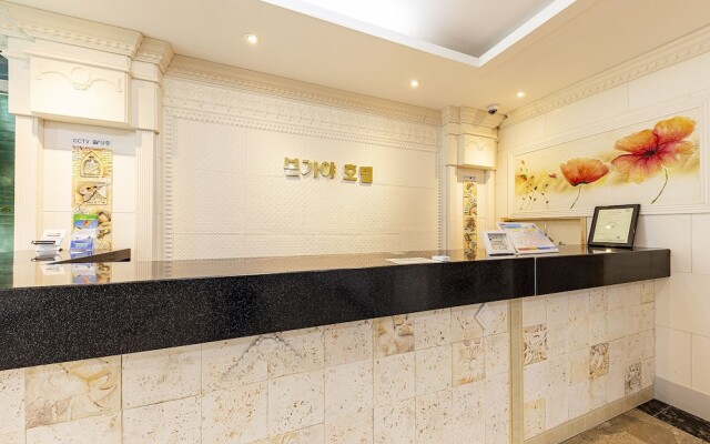 Bongaya Hotel