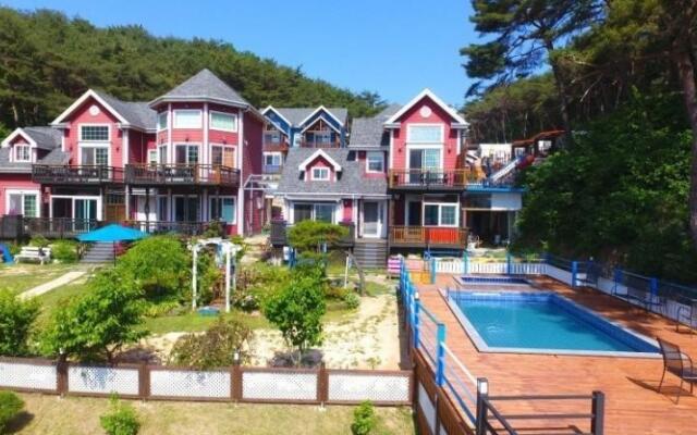 Gyeongju Magic Castle Pension (Pets Friendly)