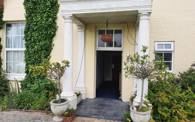 Self Contained Apartment in Winterton Hall