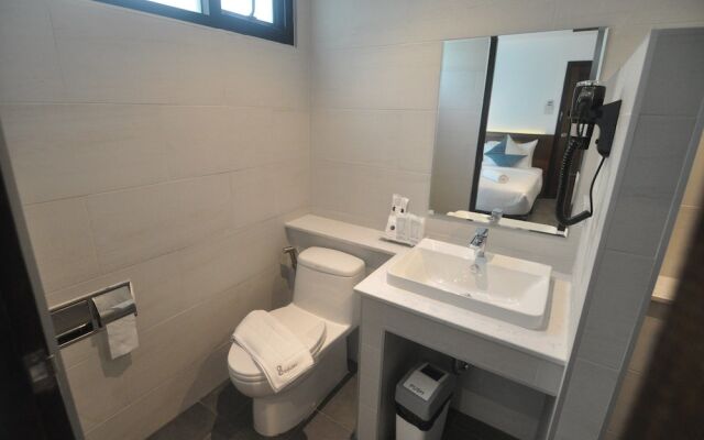 The Eight Ratvithi House