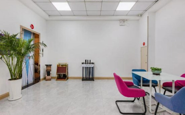 Zhuhai Meet Youth Apartment (Science and Technology School Store)