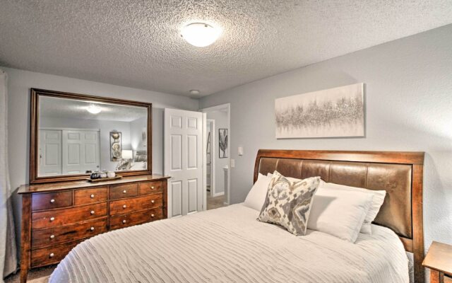 Lakewood Retreat: Access Nature & Urban Sites