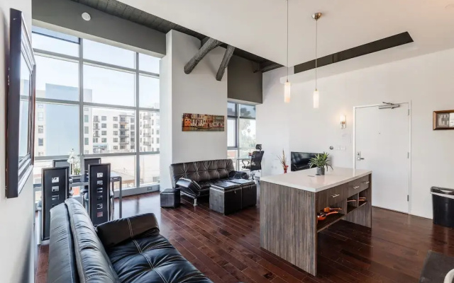 1br Furnished Apartment In Hollywood - Walk Of Fame 1 Bedroom Apts by RedAwning