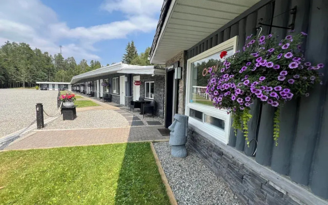Mystic Isle Motel