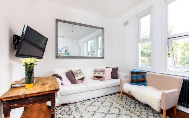 Spacious 2BR flat in Dalston!