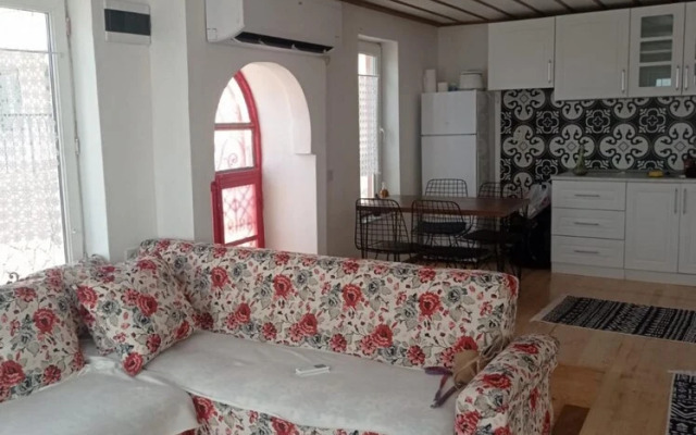 Cozy House With Sea View in Ayvalik