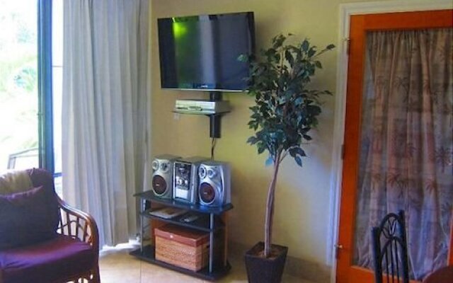 Waiohuli Beach Hale Ocean View Condos with Parking