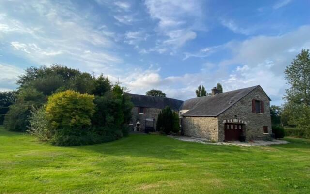 Characteristic holiday villa in Berigny with enclosed garden