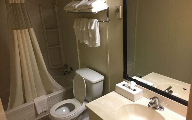 Rodeway Inn & Suites - Charles Town, WV