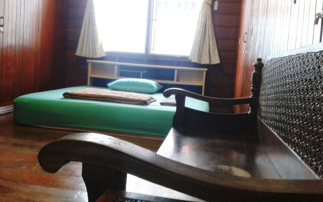 Ray Nu Guest House