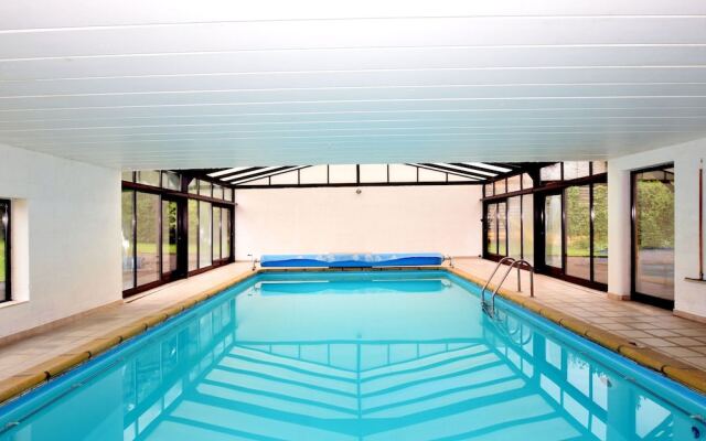 Cozy Holiday Home in Somme-Leuze with Private Swimming Pool