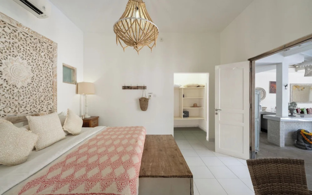 Peacock Bungalow by Pertama Stay – Guest Rooms – Kuta