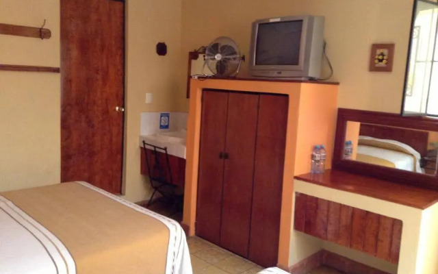 Hotel Hostal Los Faroles