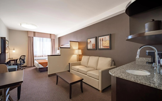 Acclaim Hotel By CLIQUE