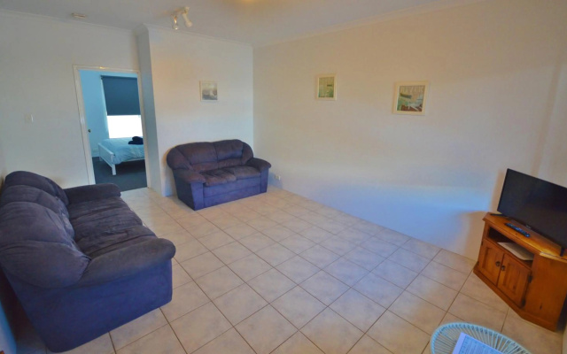 Waterfront Unit 4 - Kalbarri WA – Guest Rooms – Kalbarri