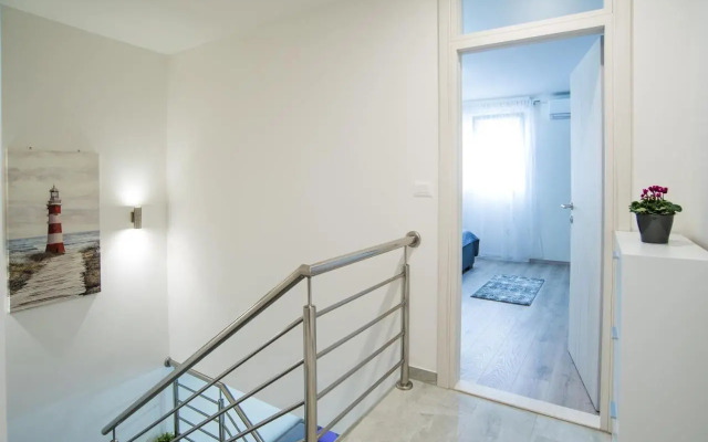 Too Sweet Apartment 1