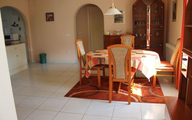 001 Villa India