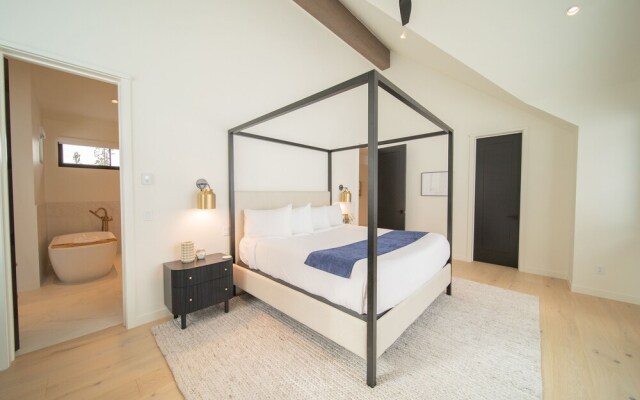 Wolf Rock Home 82
