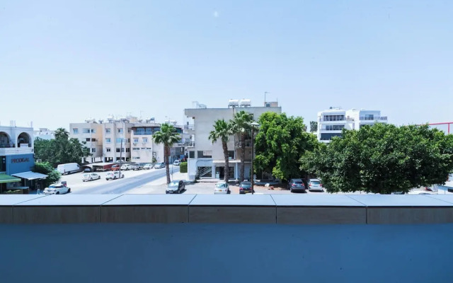Cosy & Central Larnaca Suite