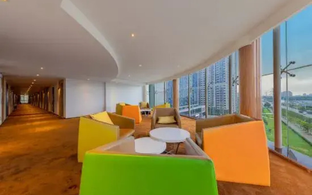 in Hotel (Xiangyang Erqi Store)