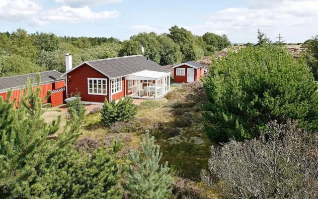 6 Person Holiday Home in Albaek