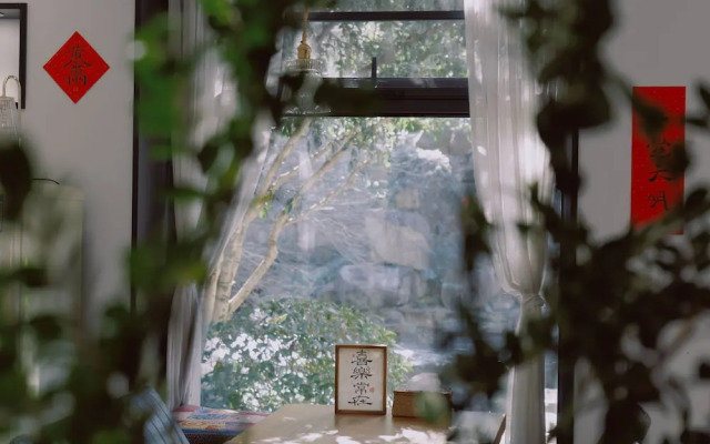 Blooming Lotus Hostel
