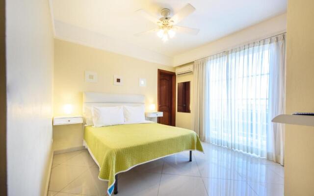 Hotel Shakey