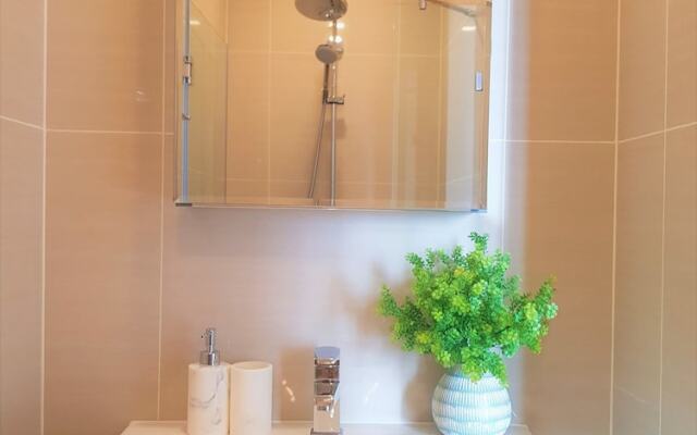 Sukhumvit In The Park BTS PhromPhong