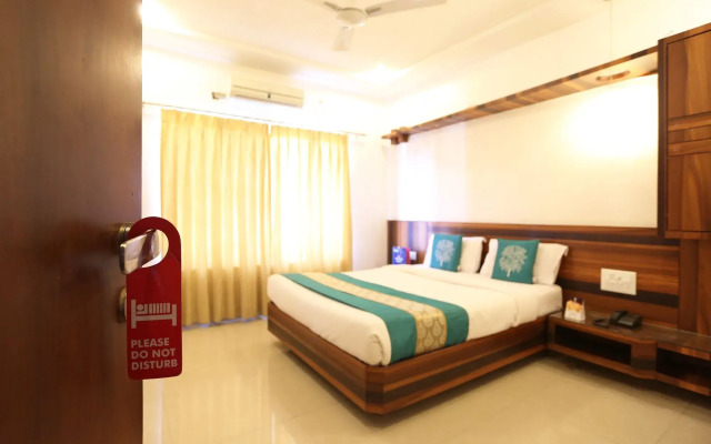 OYO 8190 Hotel Satyan Inn