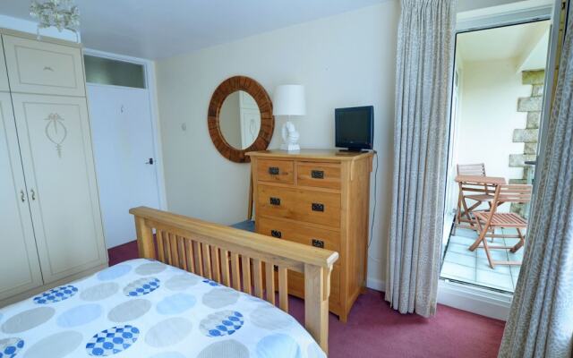 Modish Holiday Home in Swanage With Garden