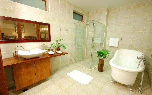 March Three Inn