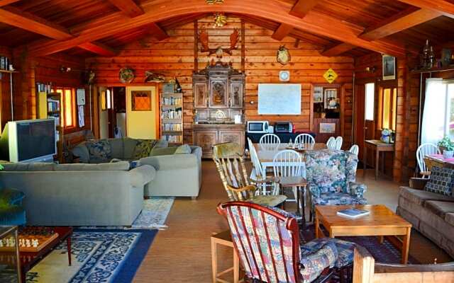 Alert Bay Lodge
