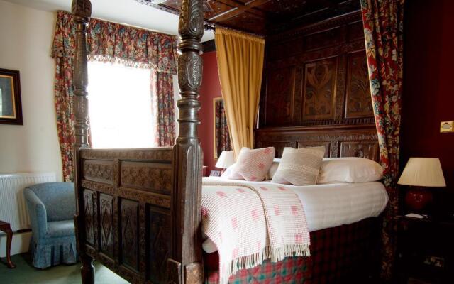 Noel Arms Hotel