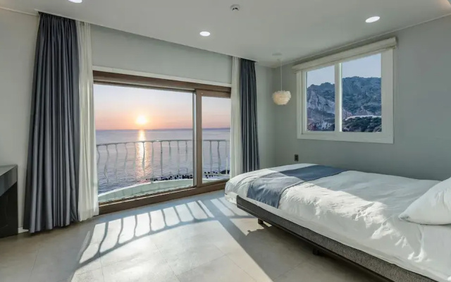 Sunrise Castle Pension