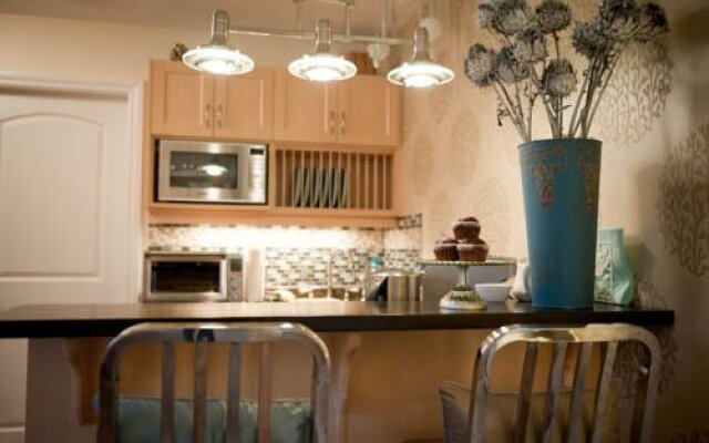 Seasons Above the Bay Guest Suites and B&B