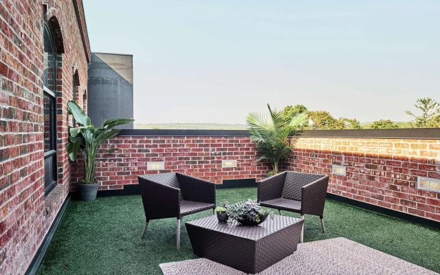 The Loom Hotel, Tapestry Collection by Hilton