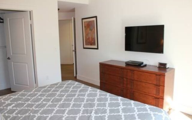 Oakwood At 1060 Glendon Avenue