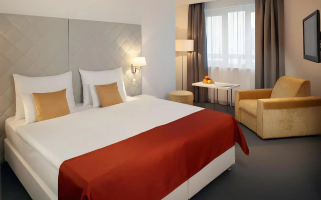 FortyPlusOne Hotel