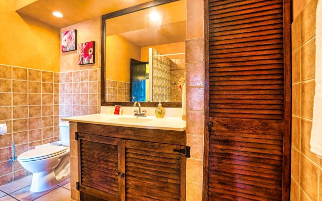 Mexican Style Villa With Private Pool, Free Utilities