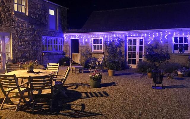 Courtyard Cottage