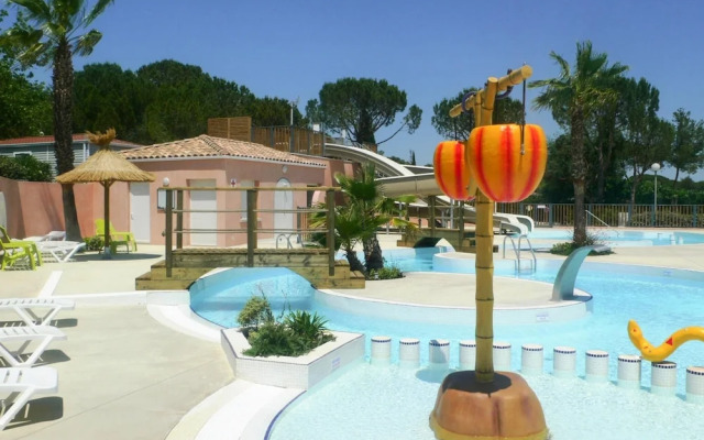 Mobile Home in Bessan With Terrace