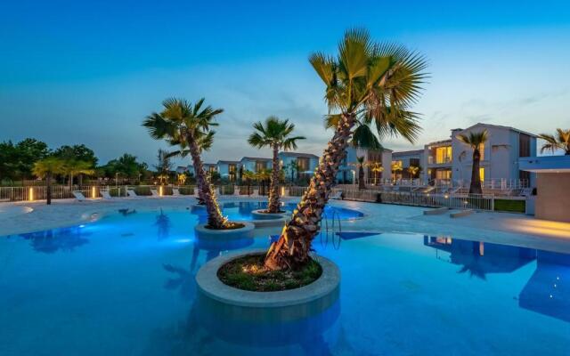 Pareus Beach Resort