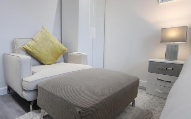 Birmingham Necairport Interchange Shortstay Homebase