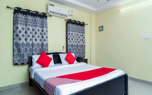 Royal Residential Lodge by OYO Rooms