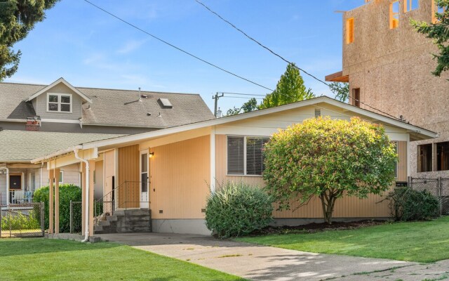 Seattle Vacation Home - Roy Street